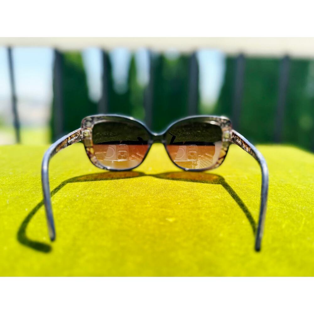 ✨ GLAMOUR ALERT: NEW Guess Factory Rhinestone Butterfly Sunglasses ✨ - Picture 7 of 7